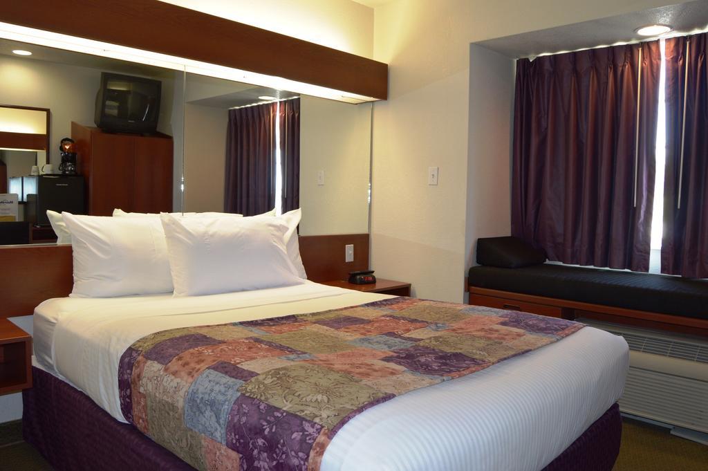 Microtel Inn And Suites By Wyndham Miami Ok Oda fotoğraf