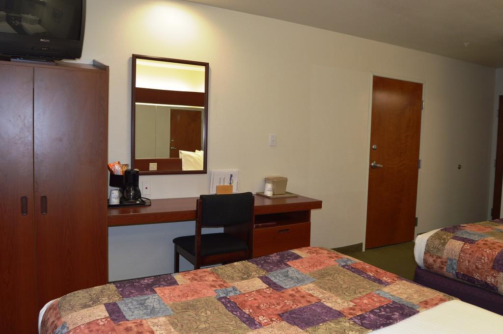 Microtel Inn And Suites By Wyndham Miami Ok Oda fotoğraf